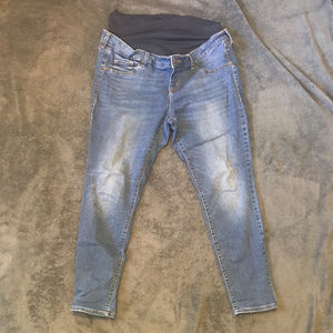 Old Navy Maternity Jeans 16